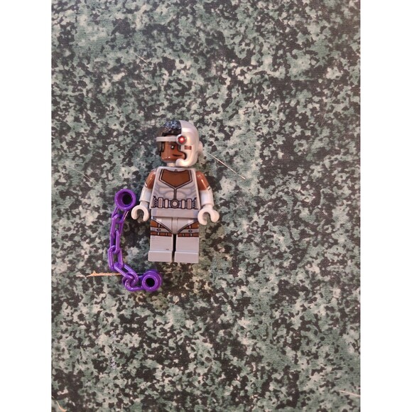 Lego Collectible Minifigure DC Super Heroes Series, 71026 - Cyborg - Picture 1 of 2
